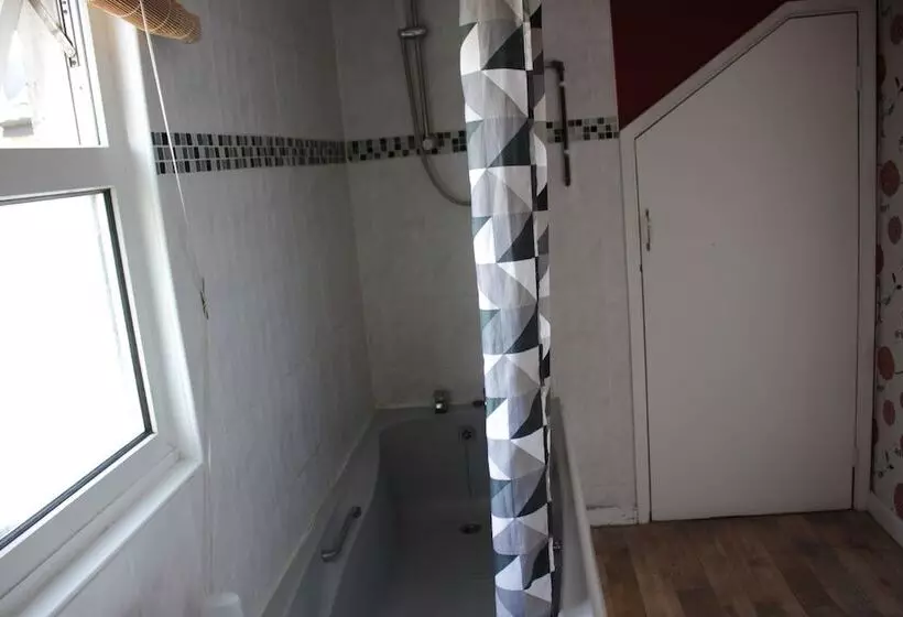 호텔 The Plough Inn