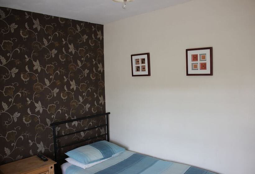 酒店 The Plough Inn