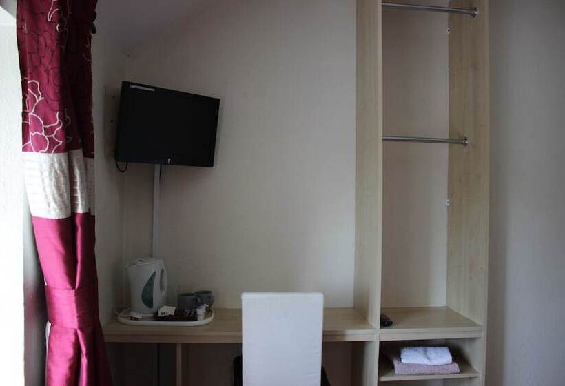 酒店 The Plough Inn