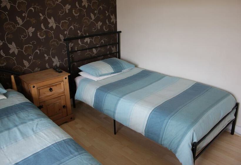 酒店 The Plough Inn