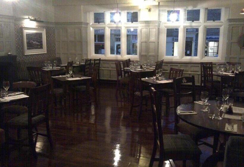 酒店 The Royal Oak