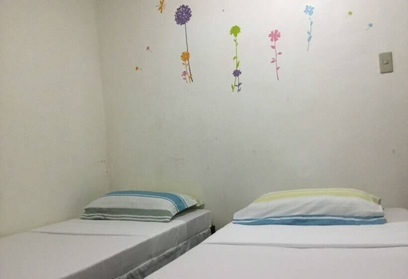 ホテル Villa Romero De Boracay