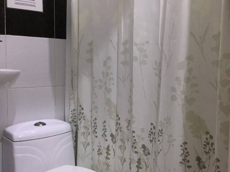 ホテル Villa Romero De Boracay