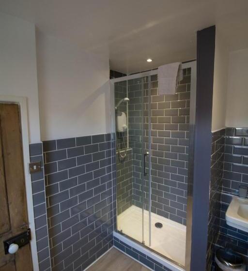 Lea House Bed And Breakfast