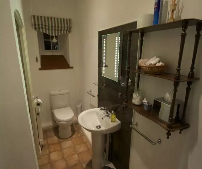 Lea House Bed And Breakfast