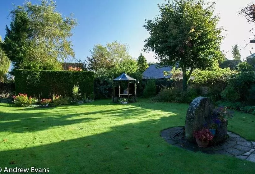 Lea House Bed And Breakfast