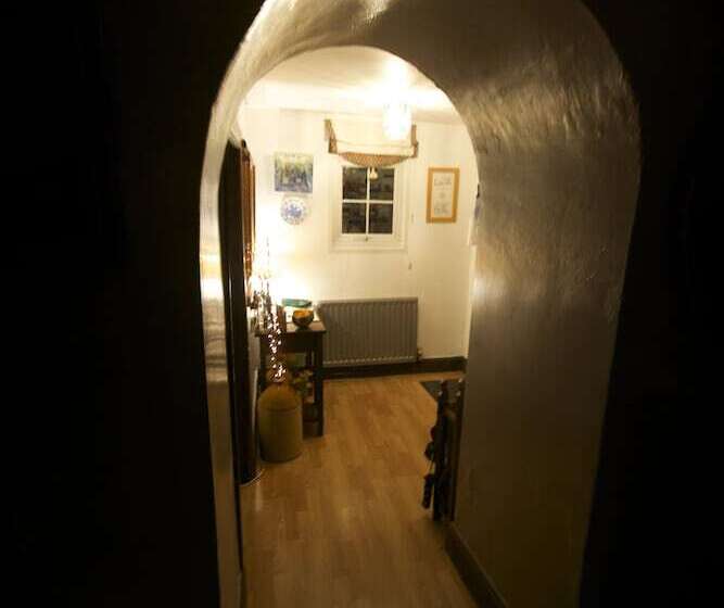 Lea House Bed And Breakfast