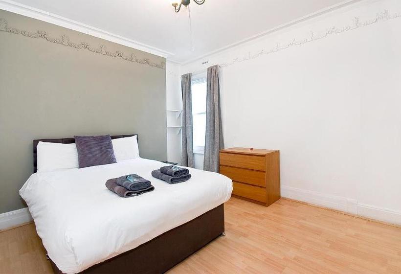 11a Hyde Park Mansions