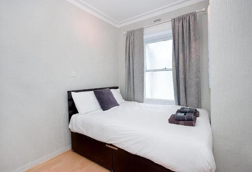 11a Hyde Park Mansions