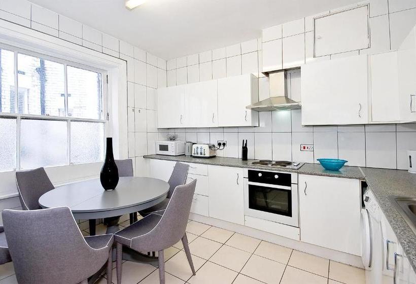 11a Hyde Park Mansions