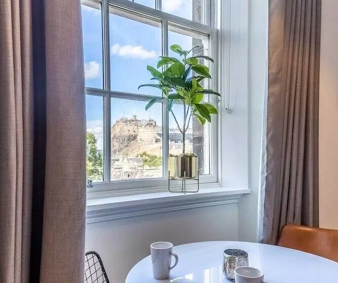 No1 Apartments Edinburgh   George Iv Bridge