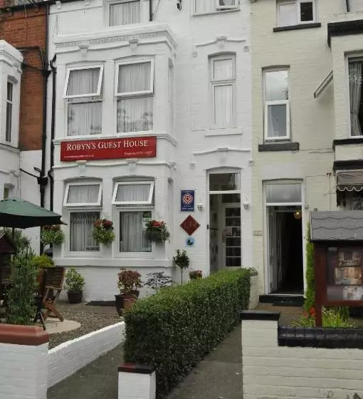 פנסיון Robyn's Guest House