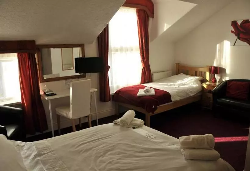 פנסיון Robyn's Guest House