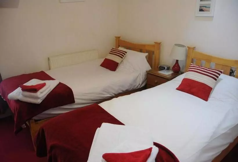 פנסיון Robyn's Guest House