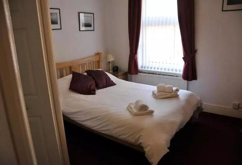 פנסיון Robyn's Guest House