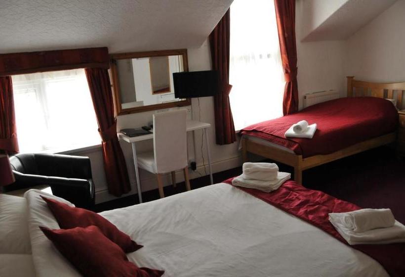 بنسيون Robyn's Guest House