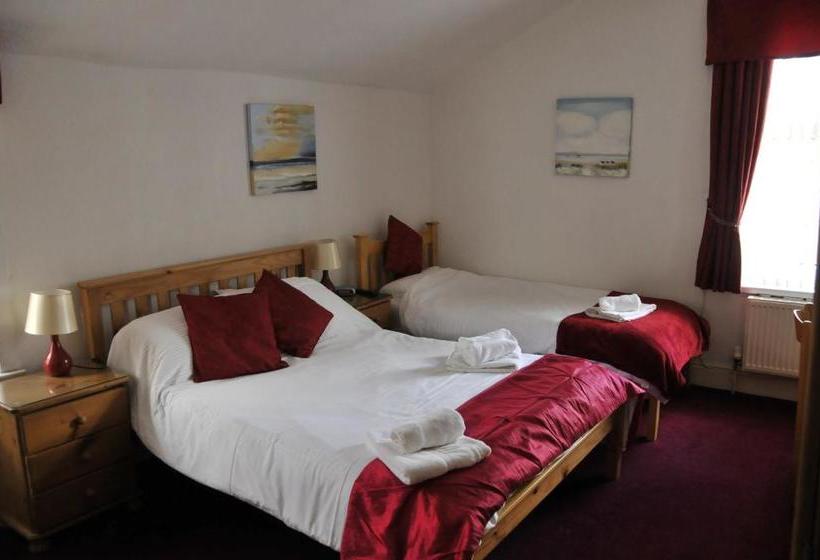 بنسيون Robyn's Guest House