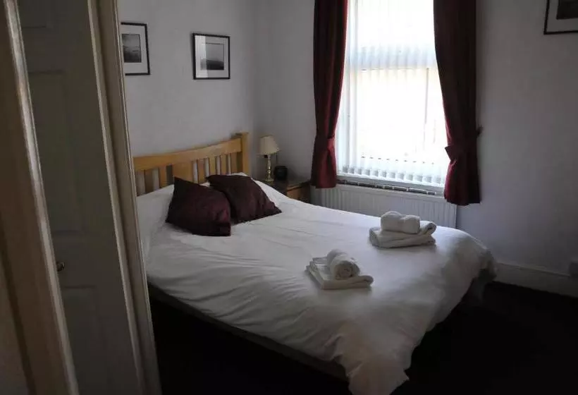 פנסיון Robyn's Guest House