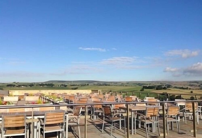 بنسيون The Fleece Inn