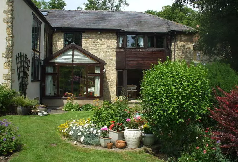 Silverstone Bed And Breakfast