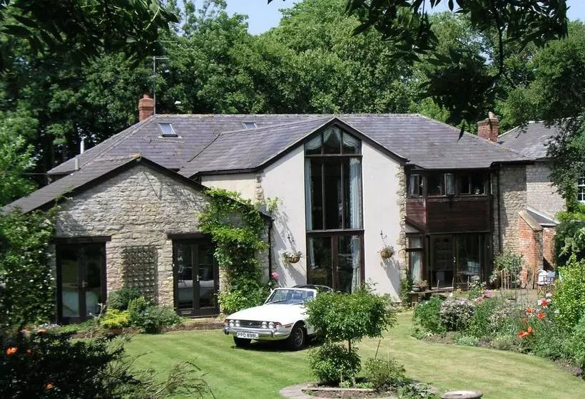 Silverstone Bed And Breakfast