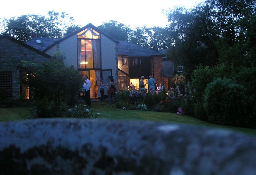 Silverstone Bed And Breakfast