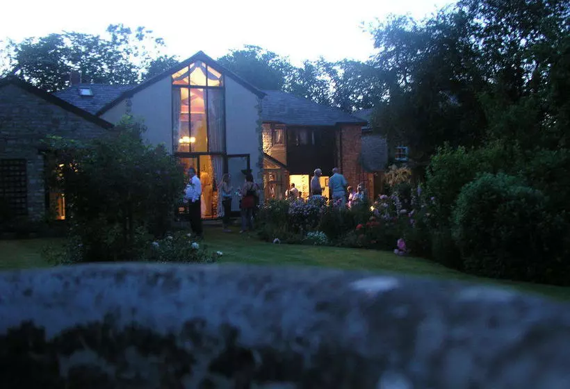 Silverstone Bed And Breakfast