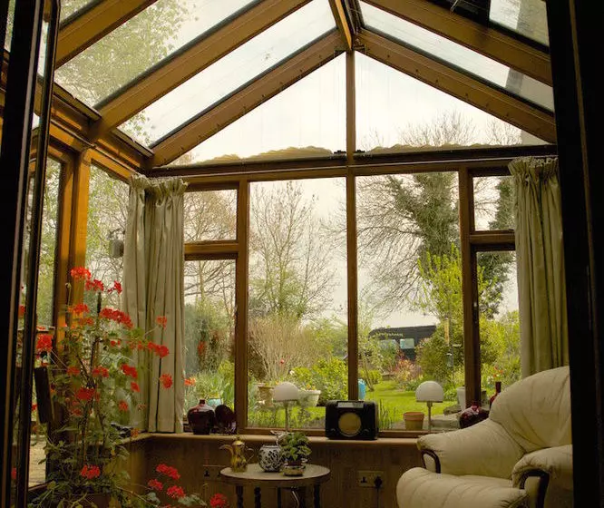 Silverstone Bed And Breakfast