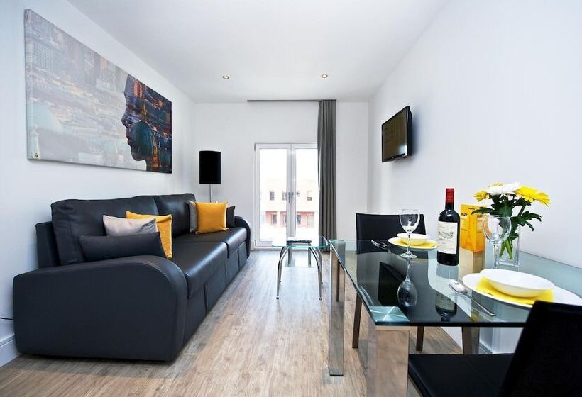 Staycity Aparthotels, London, Deptford Bridge