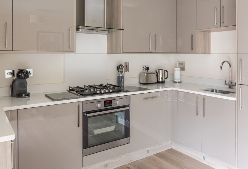 The Heights At Athena Court