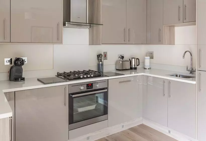 The Heights At Athena Court