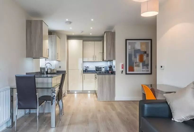 The Heights At Athena Court