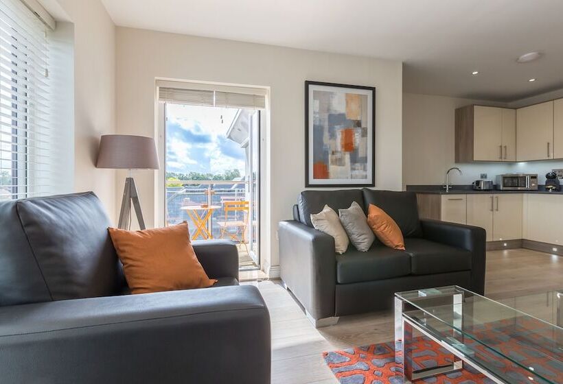 The Heights At Athena Court