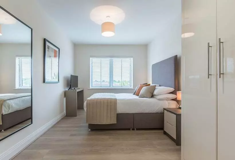 The Heights At Athena Court