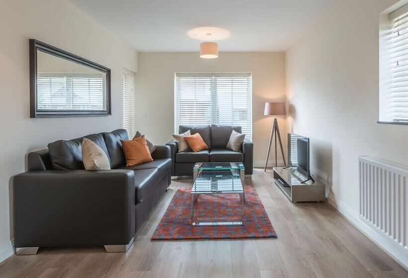 The Heights At Athena Court