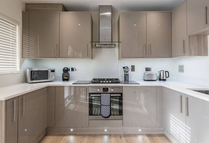 The Heights At Athena Court