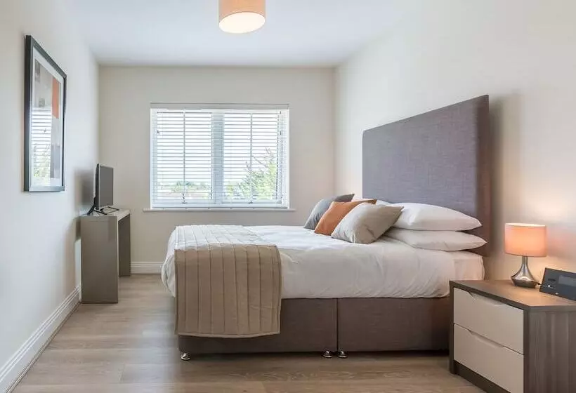 The Heights At Athena Court