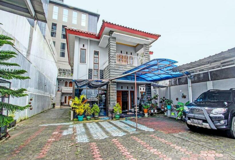 Hotel Oyo 92045 Panca Putri Guest House