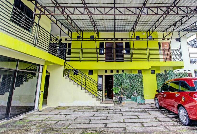 בית מלון כפרי Oyo 92198 Kalegan 2 Guesthouse