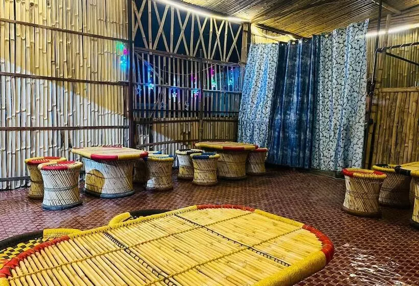 ホテル Vrinda Resort By Dcrest Vridavan