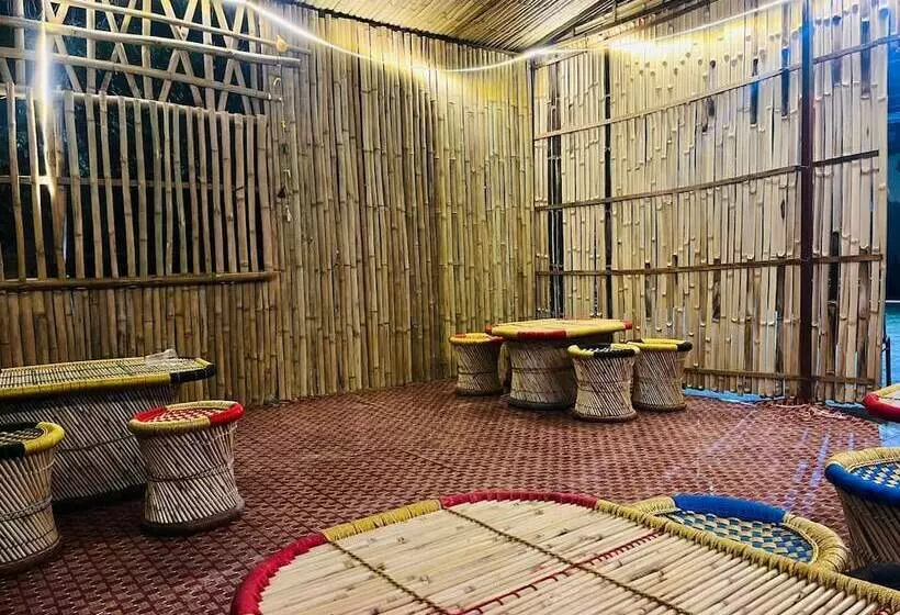 ホテル Vrinda Resort By Dcrest Vridavan