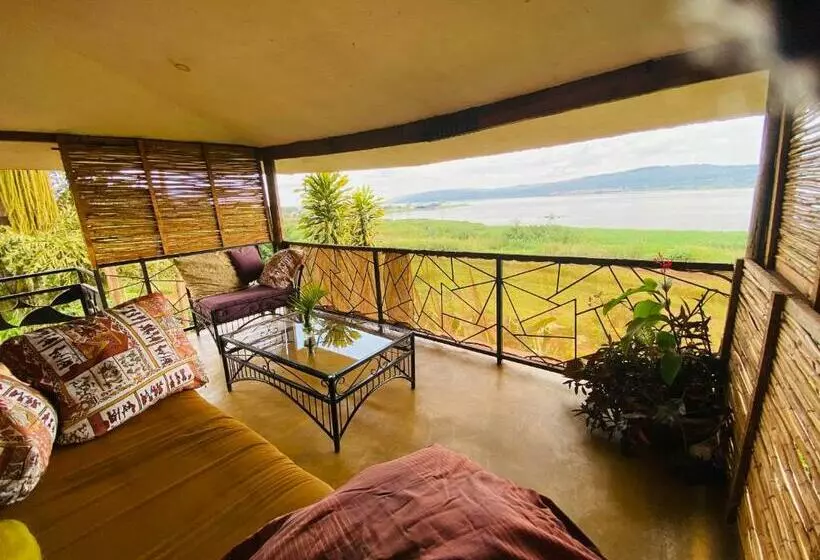 پانسیون Home On The Nile Ernest Hemingway Suite