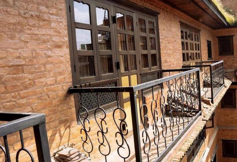 تختخواب و صبحانه New Shiva Guest House