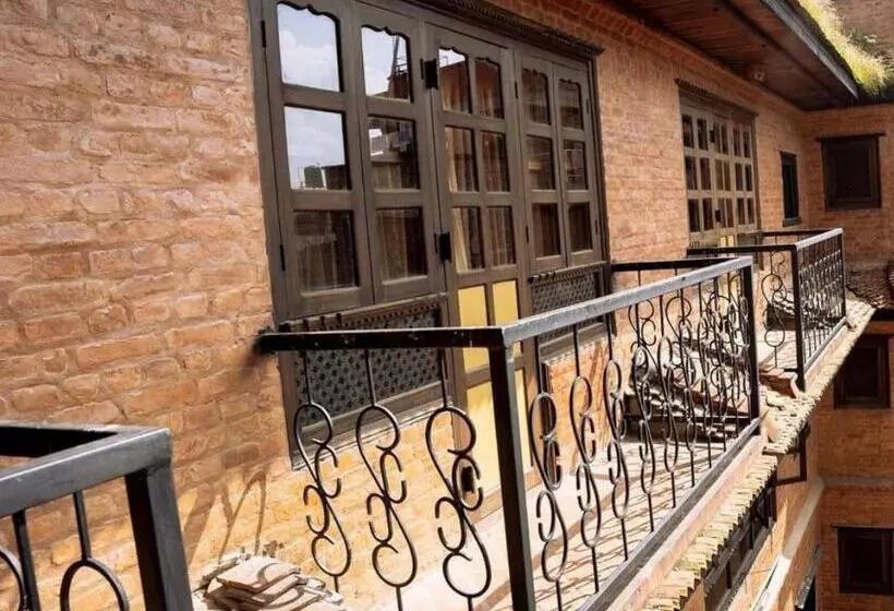 تختخواب و صبحانه New Shiva Guest House
