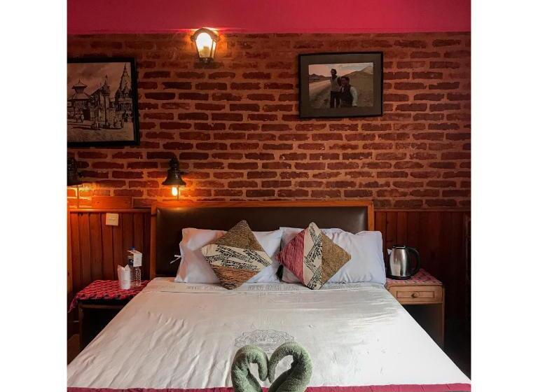 تختخواب و صبحانه New Shiva Guest House