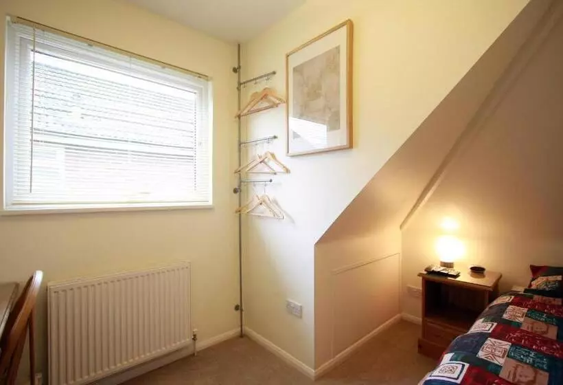 Abacus Bed And Breakfast, Blackwater, Hampshire