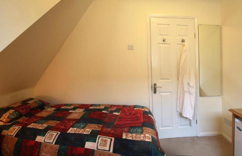 Abacus Bed And Breakfast, Blackwater, Hampshire