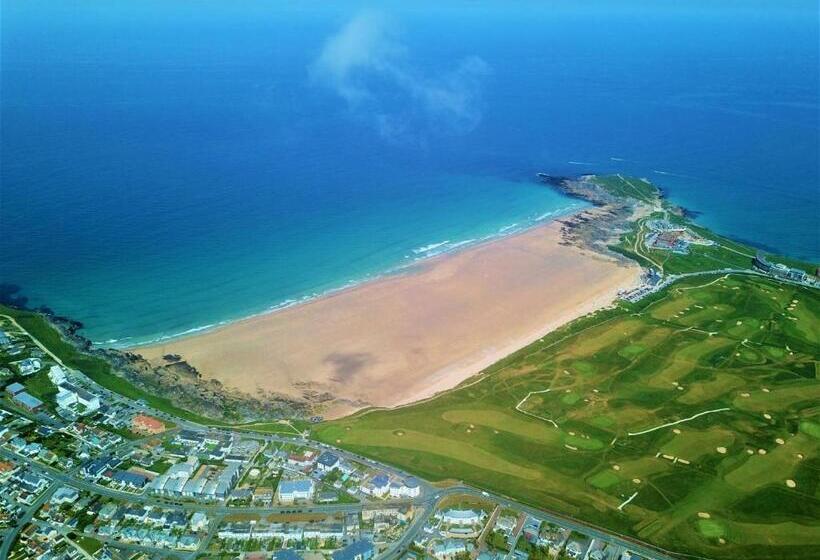 הוסטל Breakers Guest House