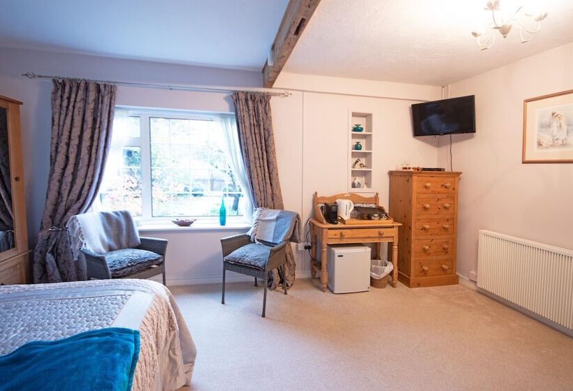 مبيت وإفطار Magpies Lodge