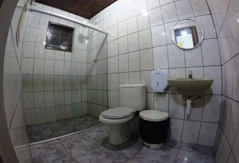 هتل Beach House Ilha Grande   Hostel